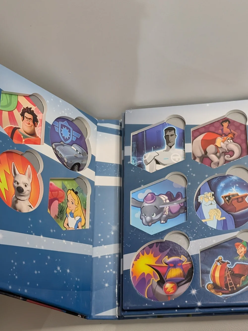 Disney Infinity Power Disc album with 6 Discs And Infinity Port